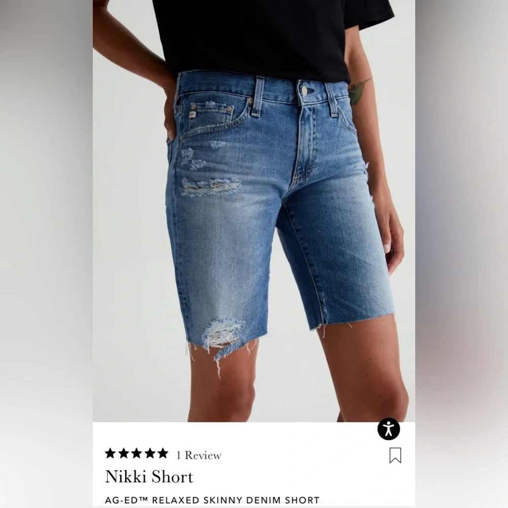 AG The Nikki Short Sz 28 Med Blue Distressed Wash Excellent Condition Orig $168